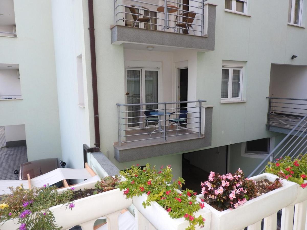apartmani RUŽA&NIKOLINA*** Baška Voda Exterior foto