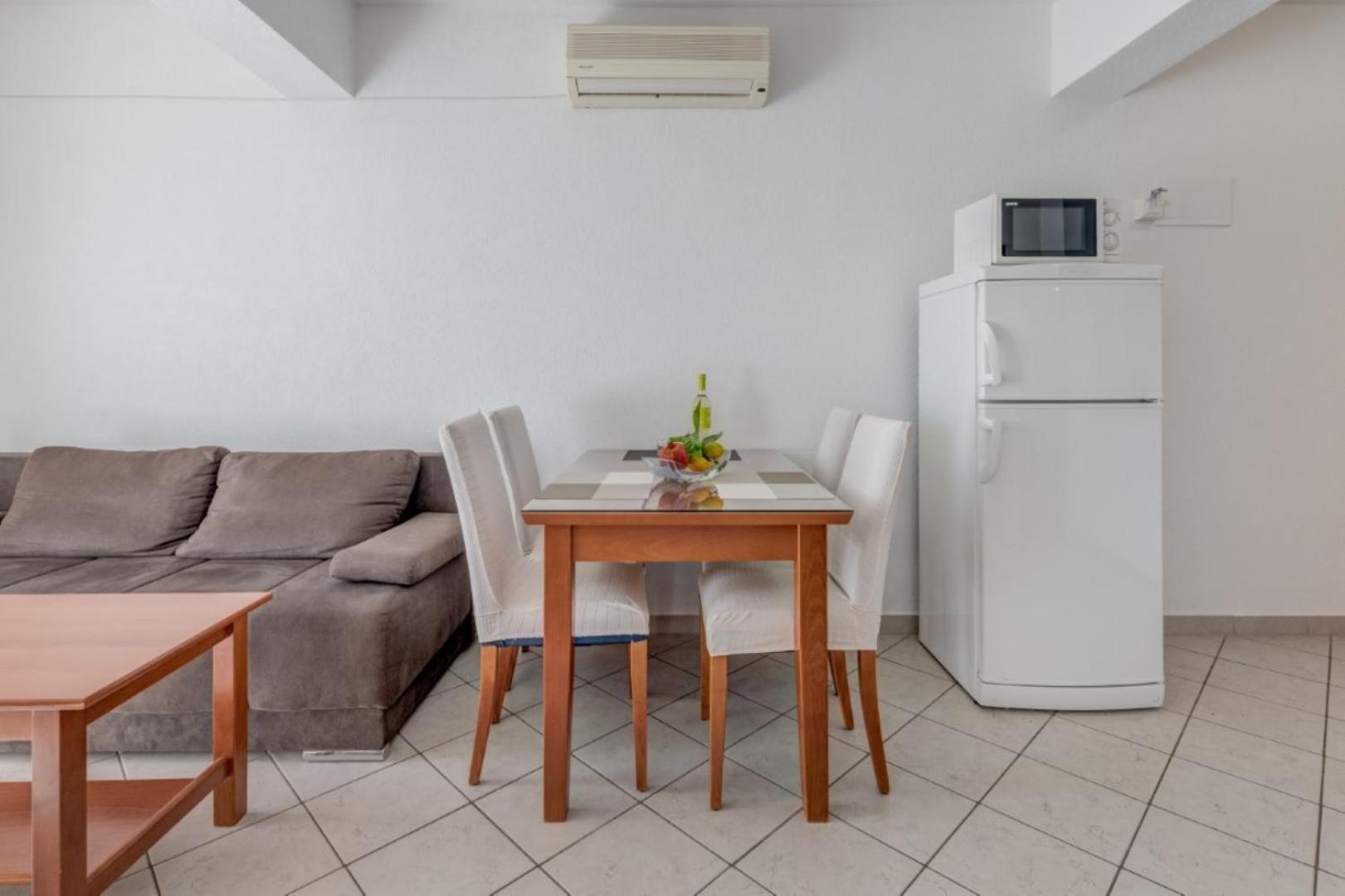 apartmani RUŽA&NIKOLINA*** Baška Voda Exterior foto
